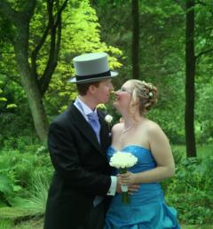 Alex Kent and Claire Kenyon Marry On the Summer Solstice